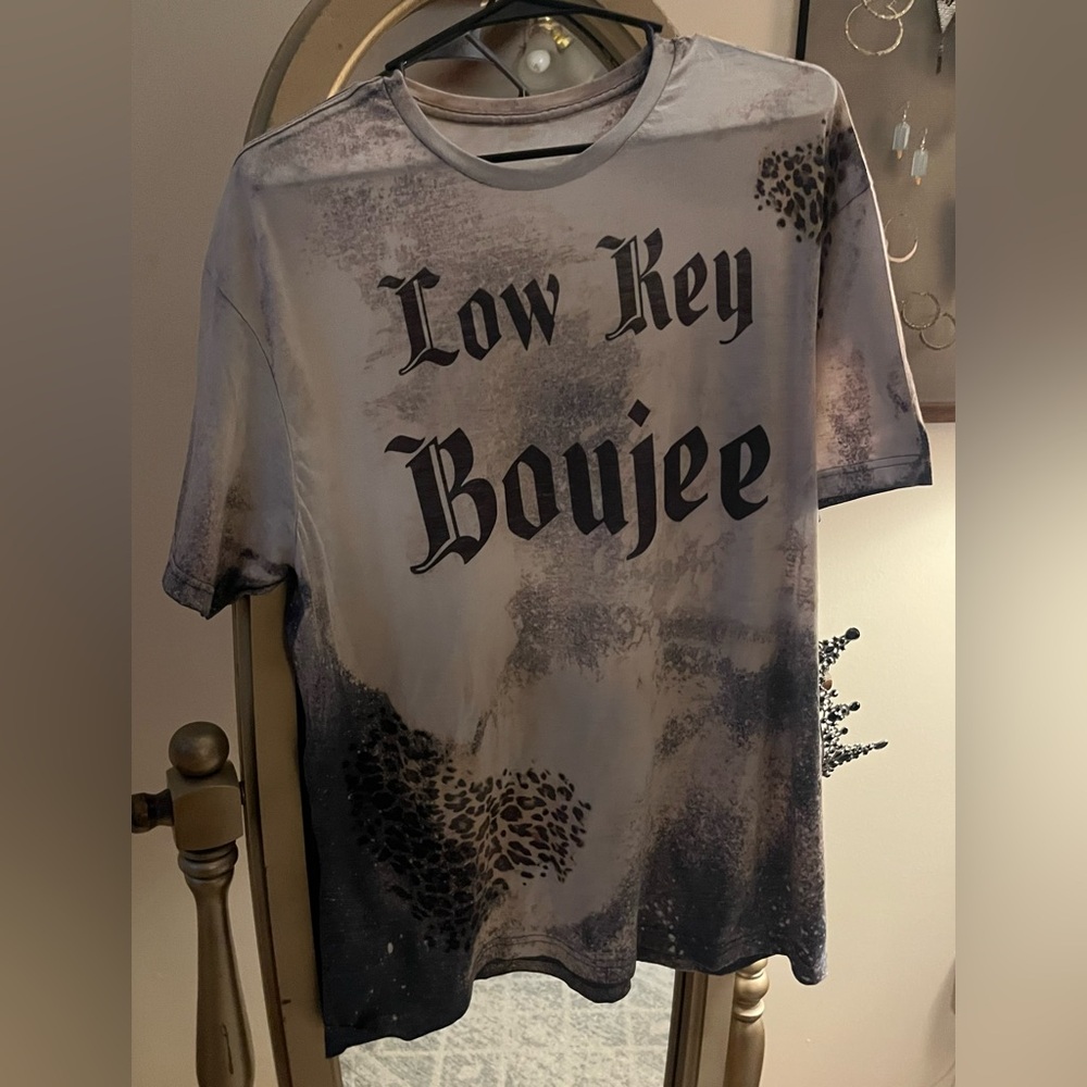 Women’s Edgy Gray 'Low Key Boujee' Tee